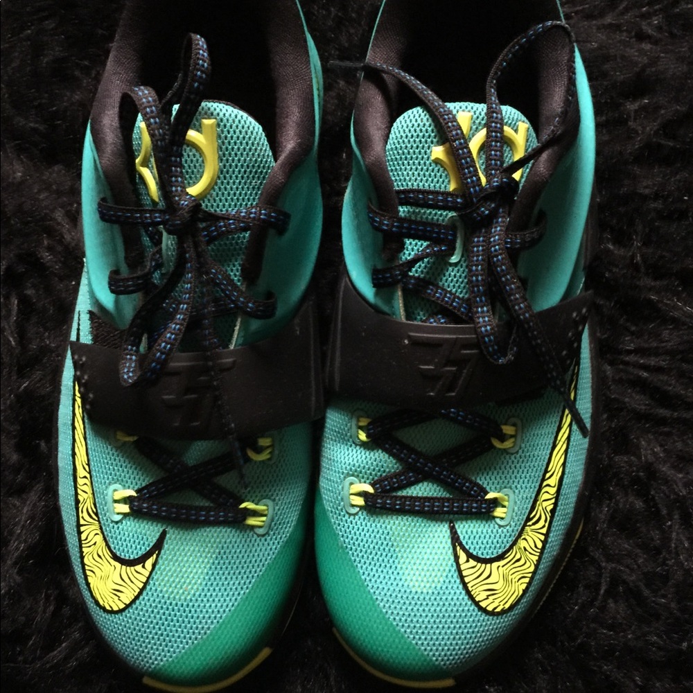 KD gym shoes